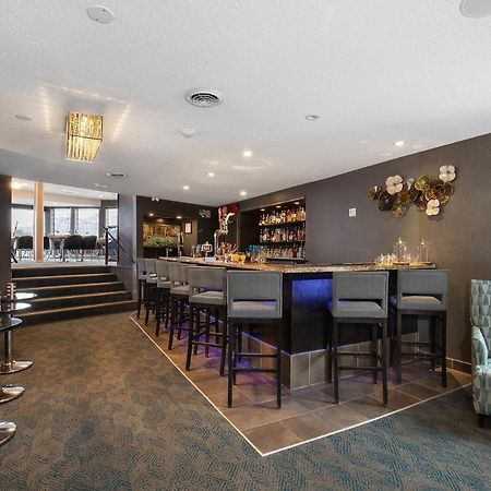 Hotel Ramada By Wyndham Kamloops Extérieur photo