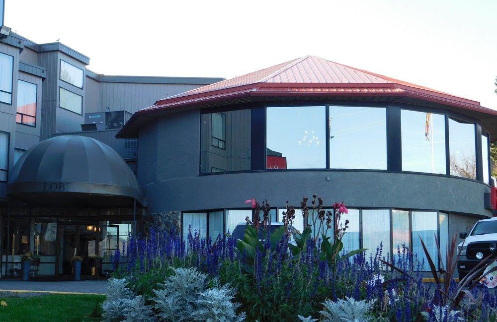 Hotel Ramada By Wyndham Kamloops Extérieur photo