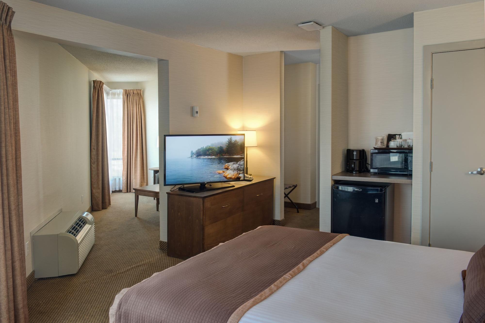Hotel Ramada By Wyndham Kamloops Extérieur photo