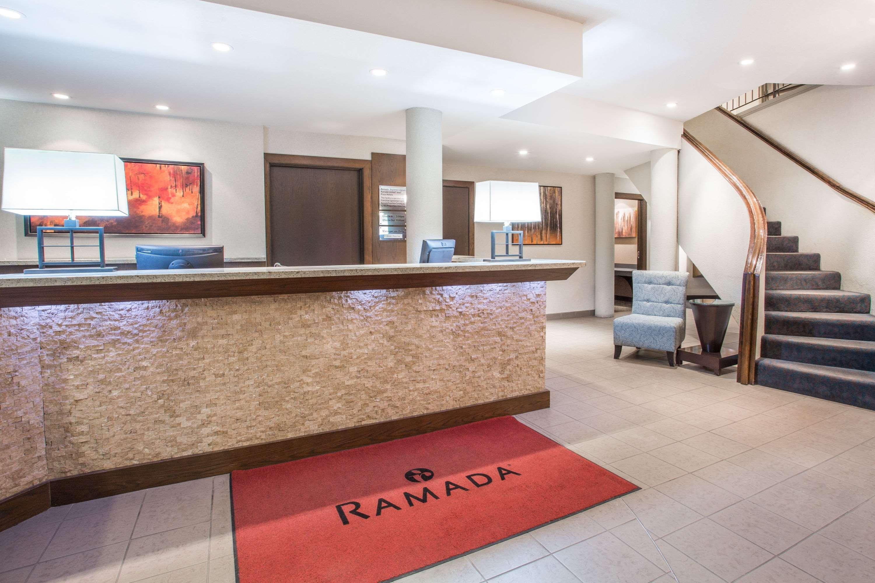 Hotel Ramada By Wyndham Kamloops Extérieur photo