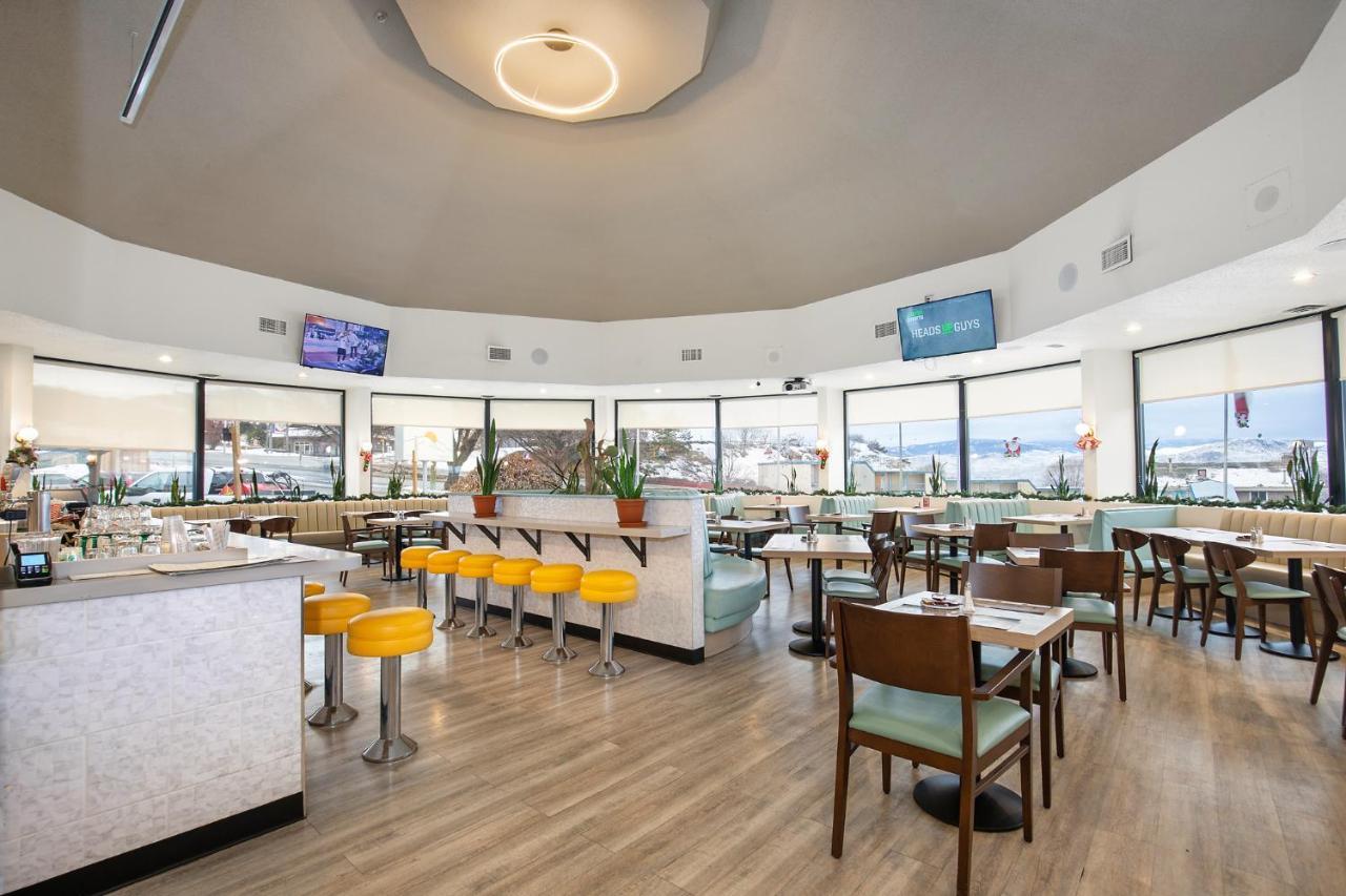Hotel Ramada By Wyndham Kamloops Extérieur photo