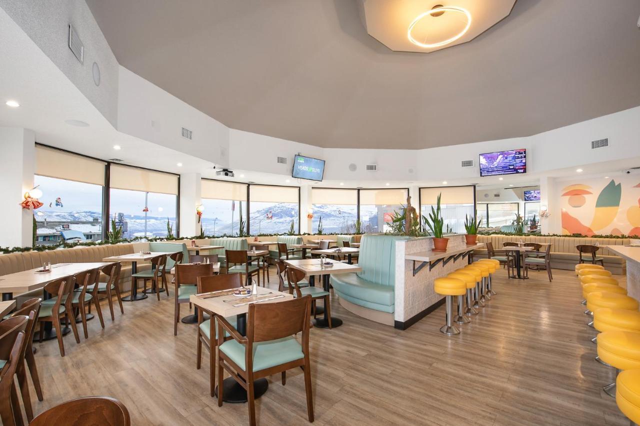 Hotel Ramada By Wyndham Kamloops Extérieur photo
