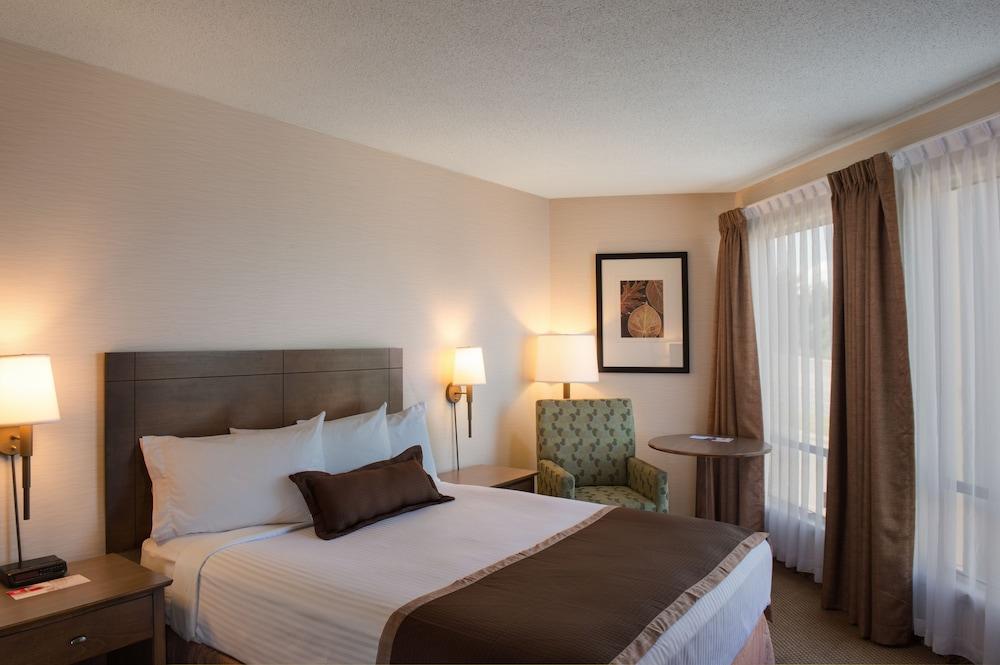 Hotel Ramada By Wyndham Kamloops Extérieur photo