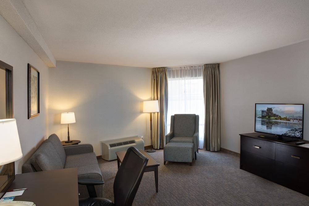 Hotel Ramada By Wyndham Kamloops Extérieur photo