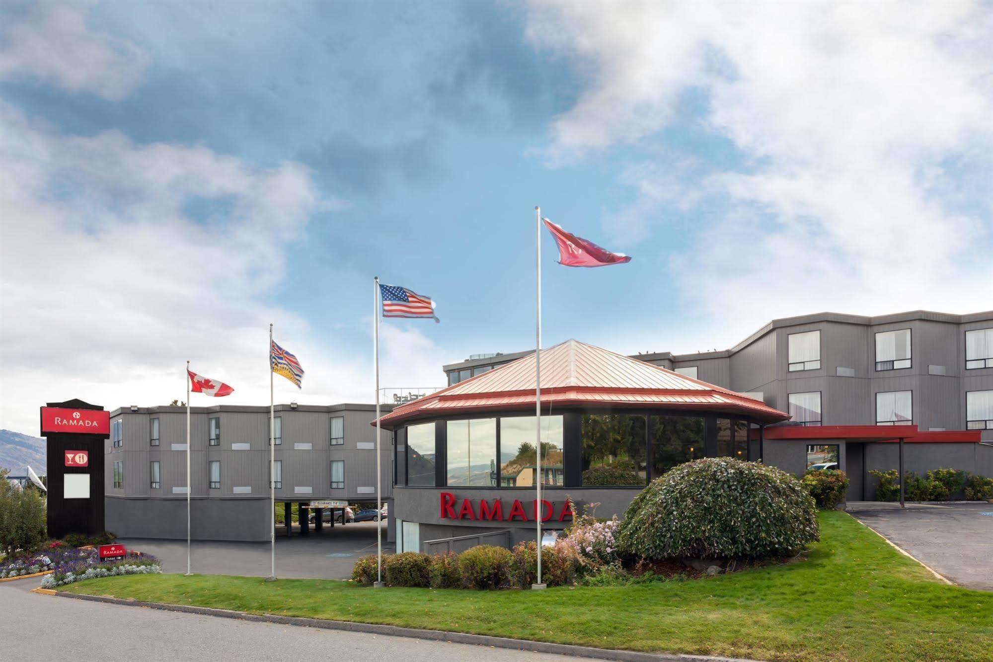 Hotel Ramada By Wyndham Kamloops Extérieur photo